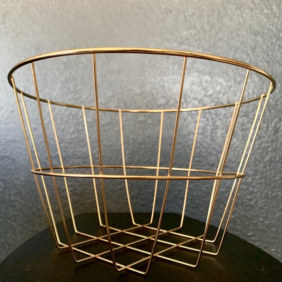Small Gold Wire Basket - Picture 2 of 2